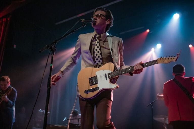 Lovelytheband