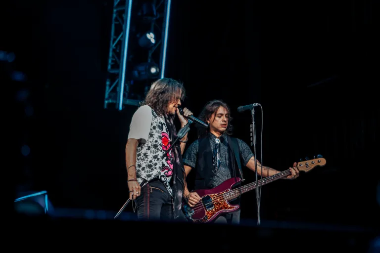 Foreigner-12