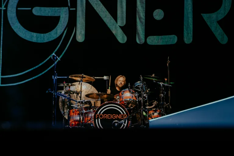 Foreigner-17