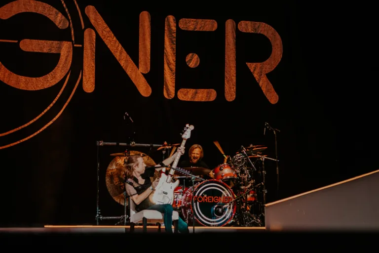 Foreigner-19