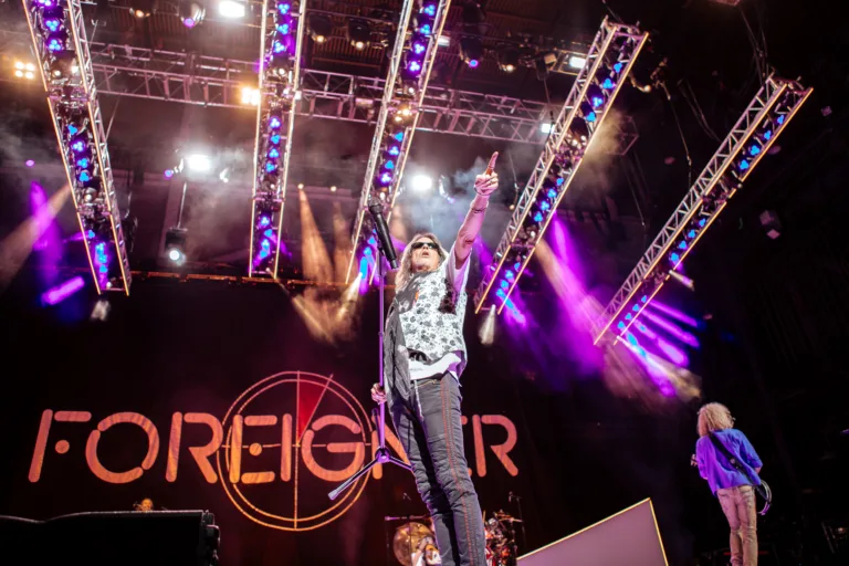 Foreigner-20