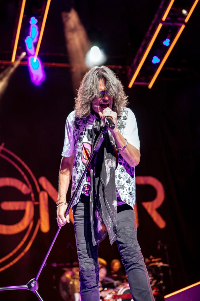 Foreigner-21