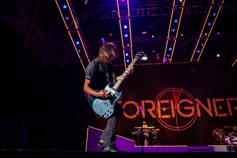 Foreigner-22