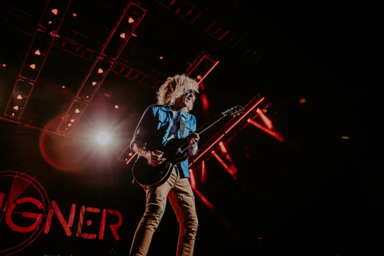 Foreigner-24