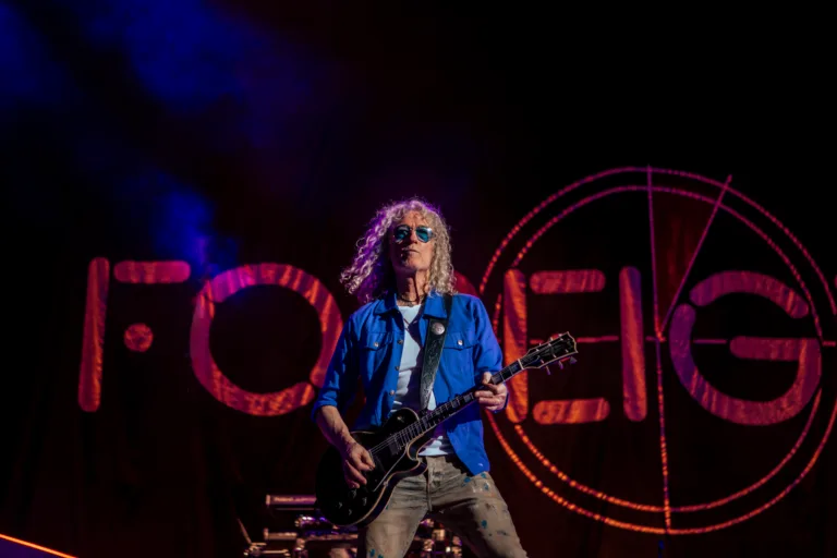 Foreigner-26