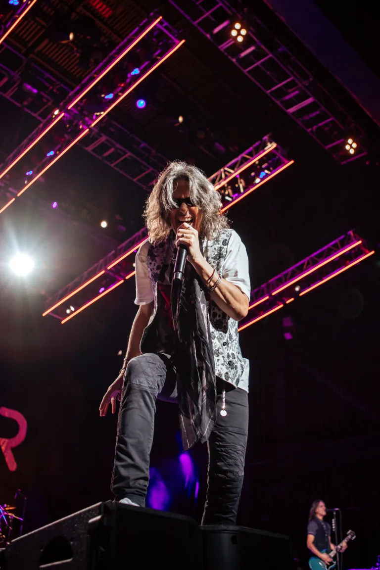 Foreigner-27