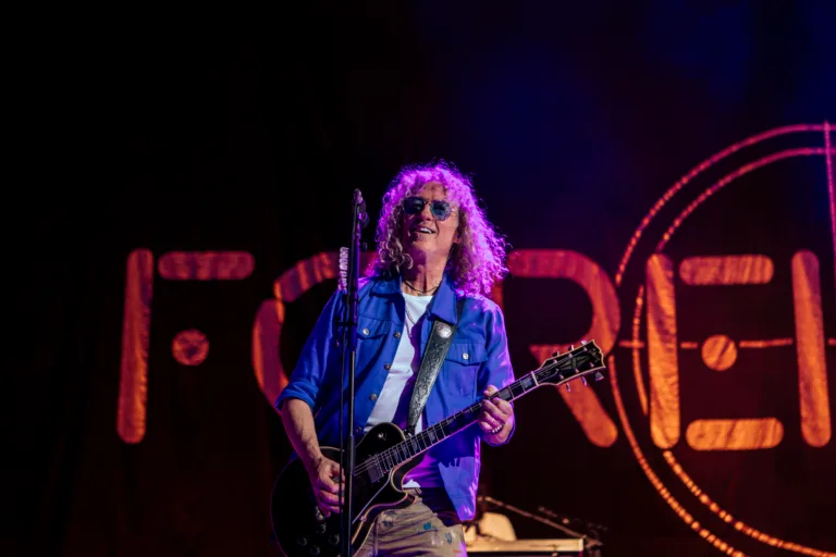Foreigner-28