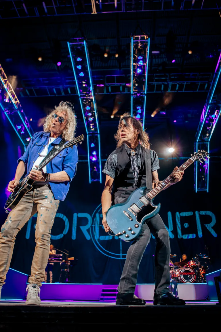 Foreigner-32