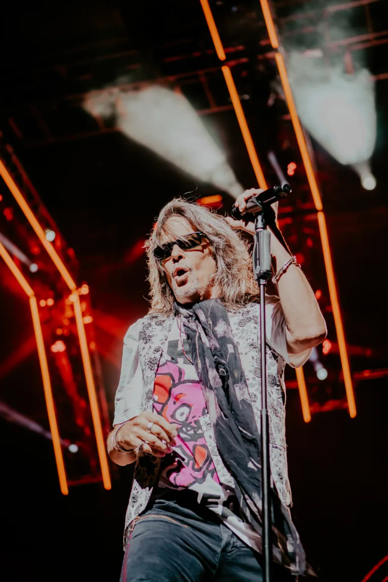Foreigner-33