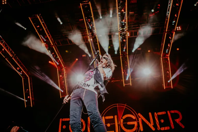 Foreigner-34