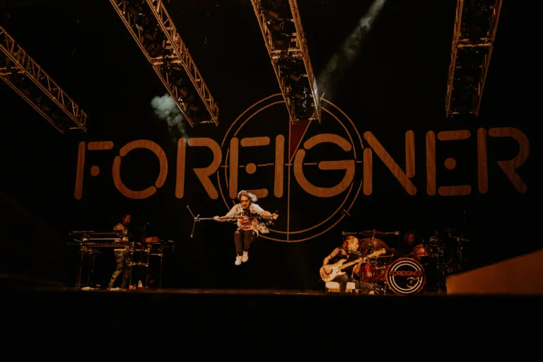 Foreigner-36