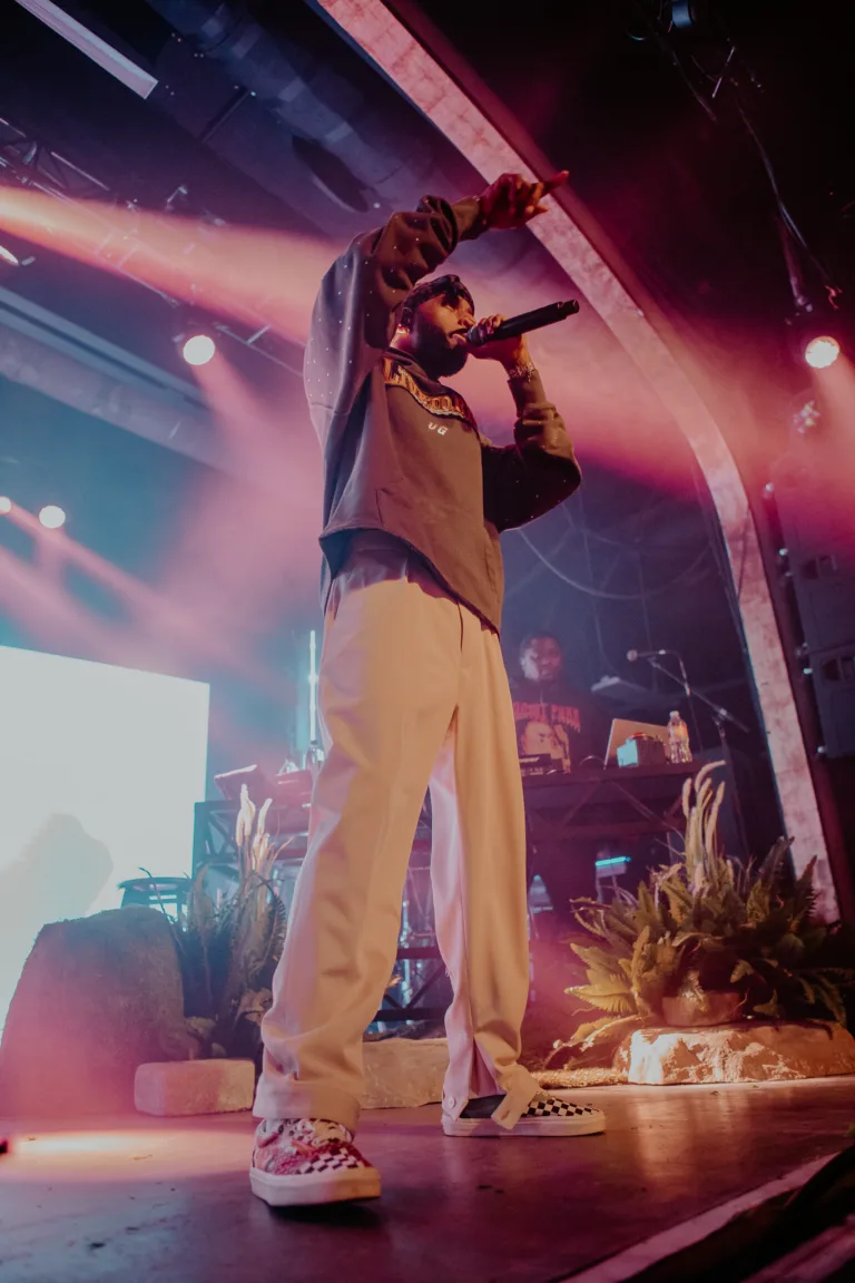 6LACK