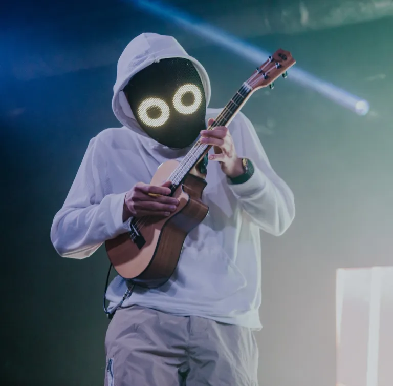 Boywithuke